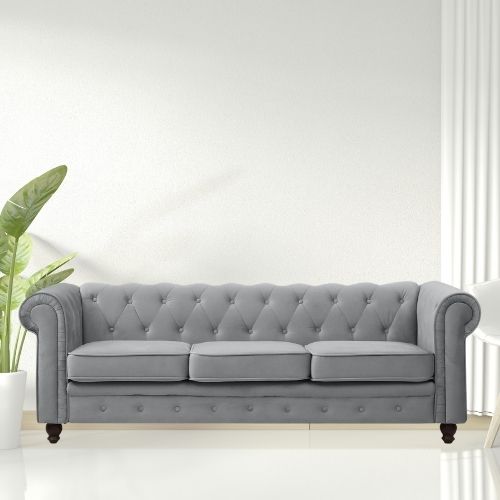 Canapé Chesterfield 3 Places en Velours Gris clair – Élégance et Confort au Rendez-vous