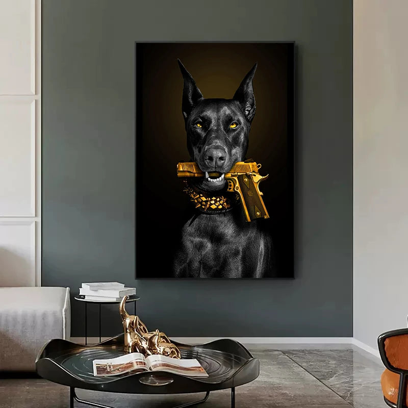 Affiche Doberman Fusil Or